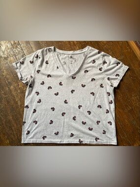 Disney Light Gray V-Neck Tee with Minnie Heads Juniors Size XL